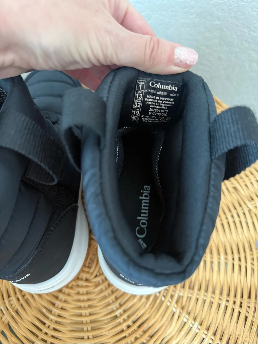 Columbia Kids Black Snow Boots with Brown Sole size 1